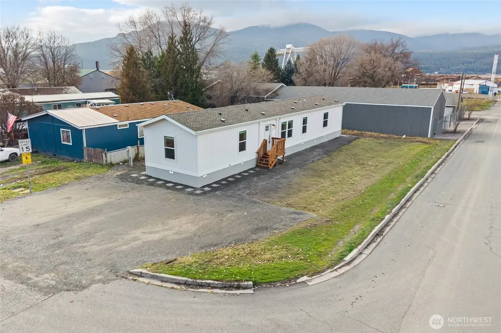 793 N CARTER