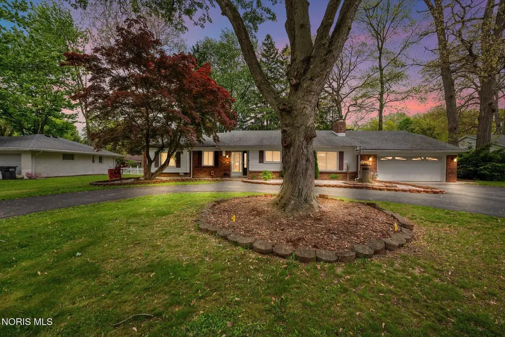 3658 Lauderdale Dr