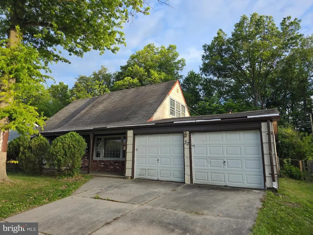 33 Evergreen Dr