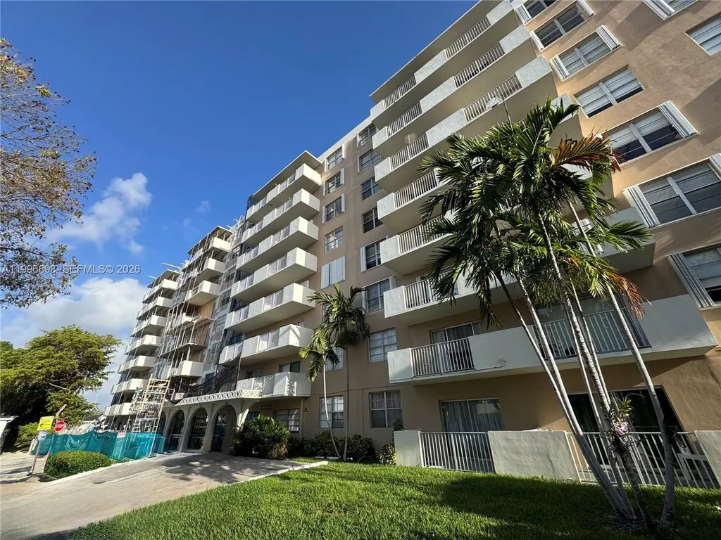 1455 N Treasure Dr Unit 7B