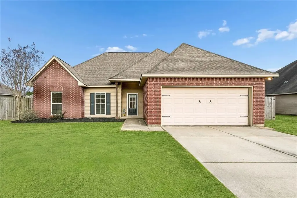 41058 Magenta Dr