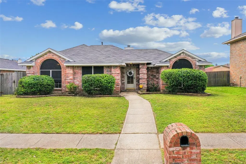 2516 Buck Dr