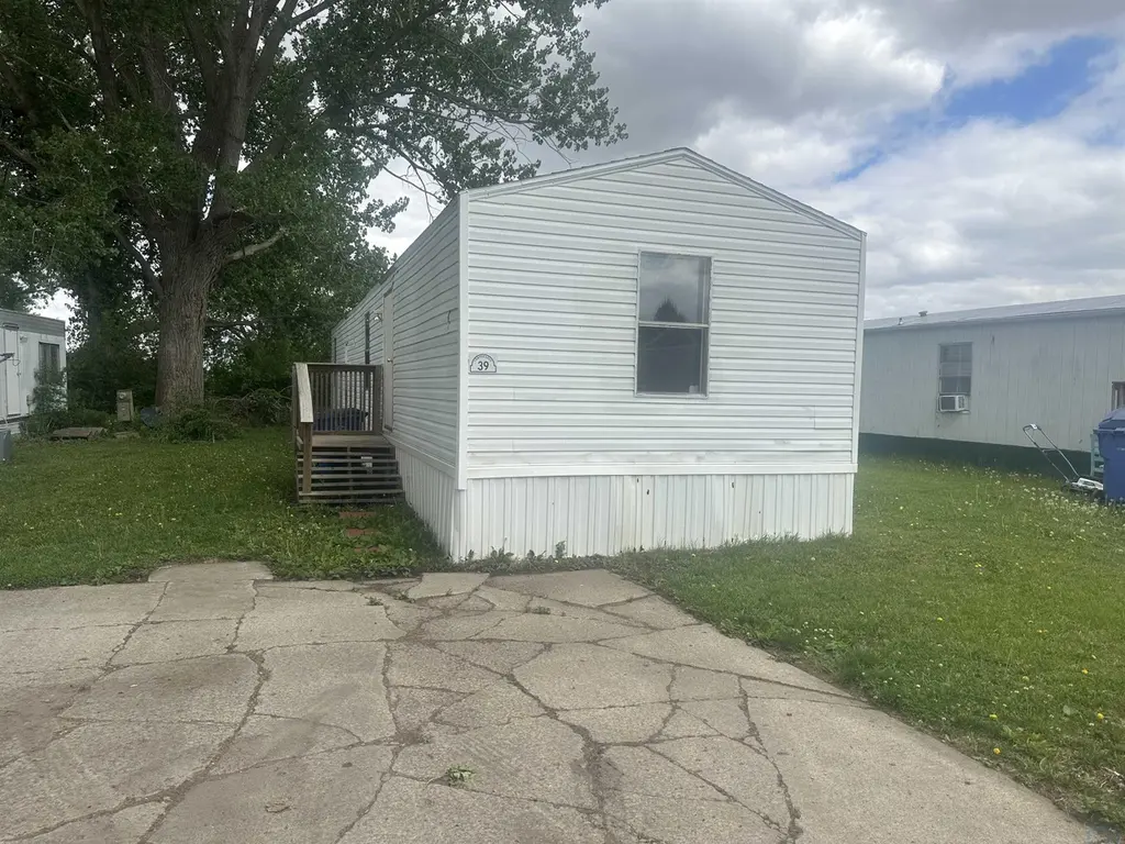 911 E Duke St Lot 39
