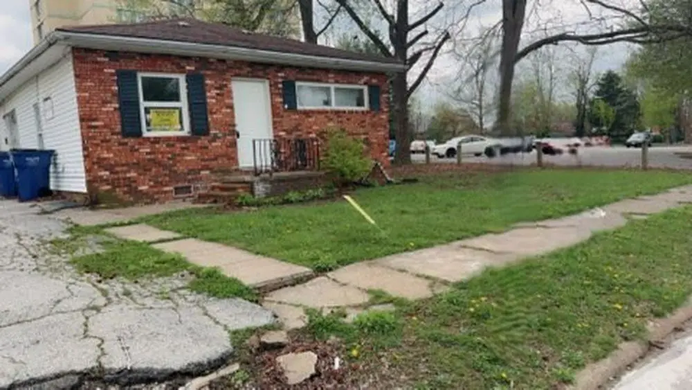 1410 E Poplar St