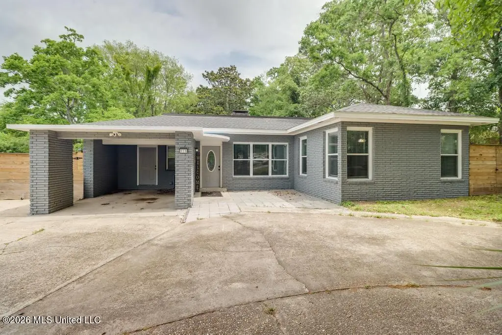808 Courthouse Rd