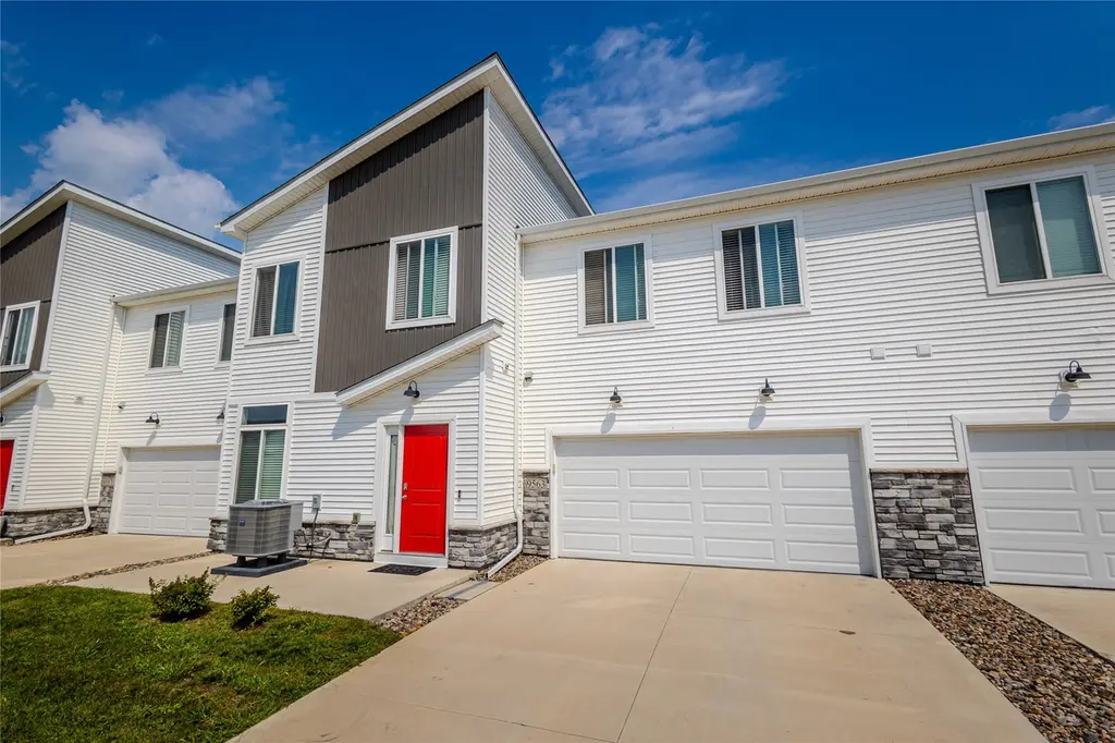9563 Crestview Dr
