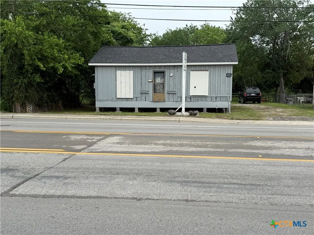 906 E Goodwin Ave