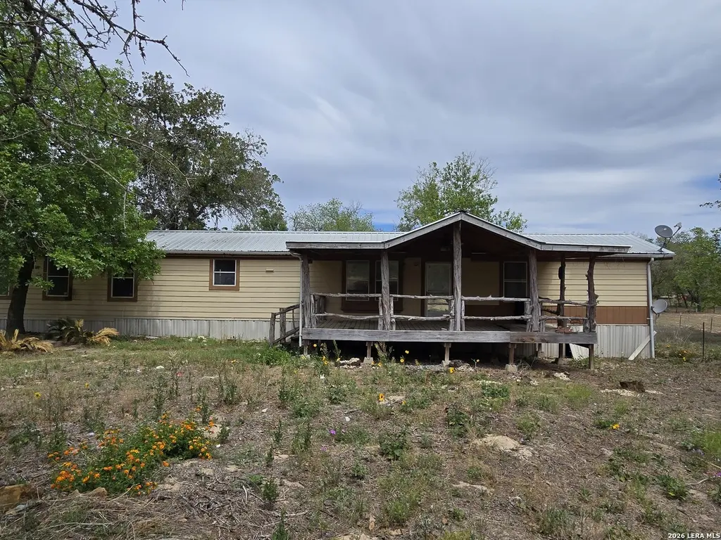 1819 Medina Cir