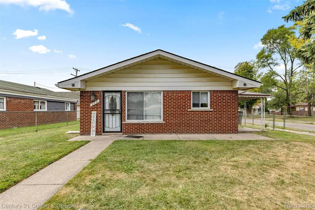 213 Suburban St