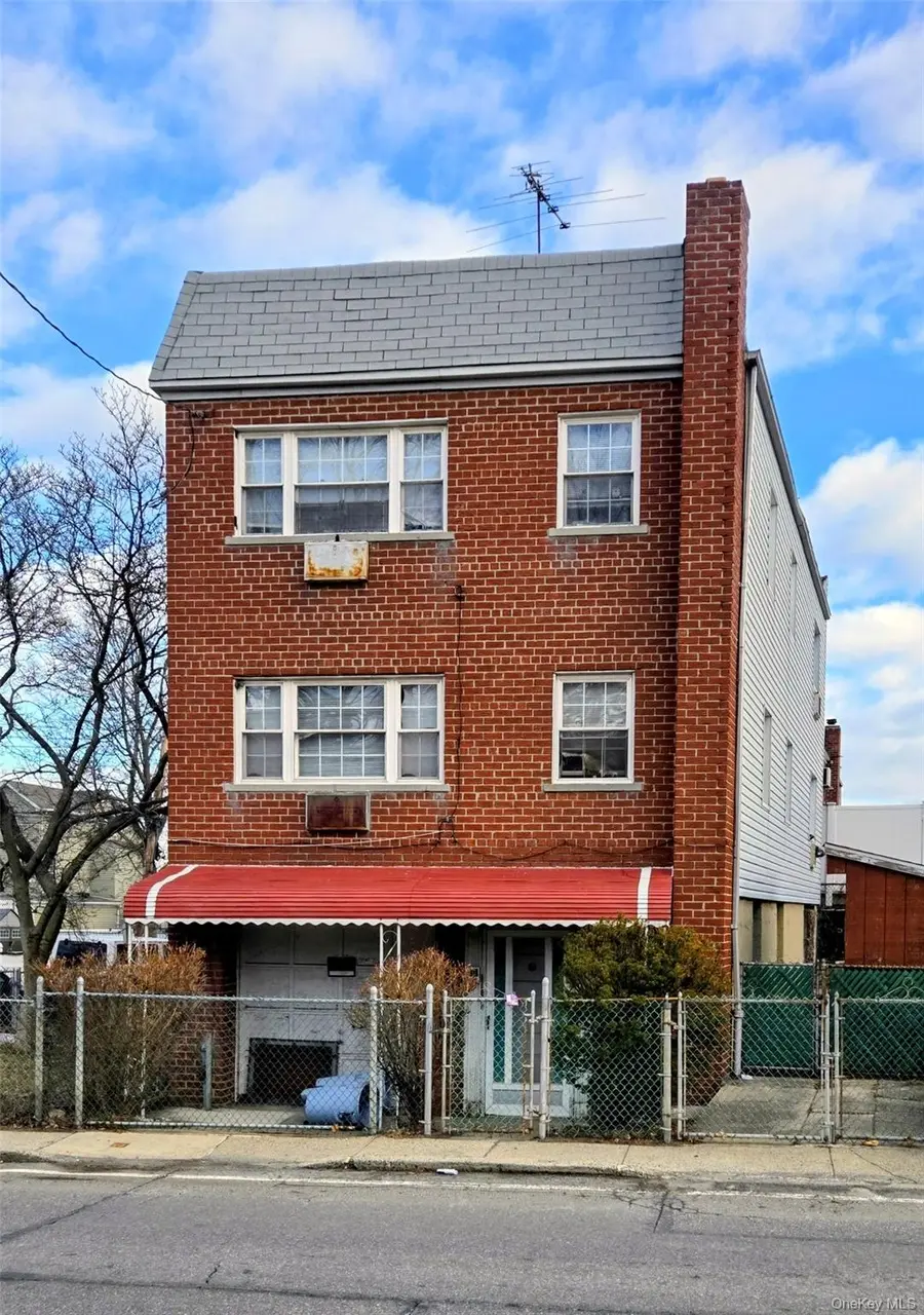 98 Pennyfield Ave