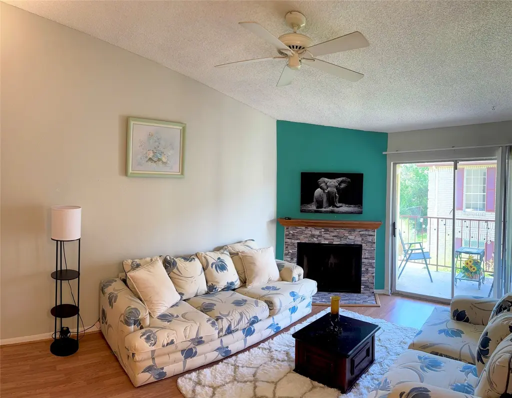 2120 El Paseo St #310