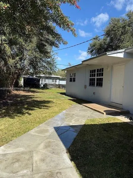 2345 NW 65th St