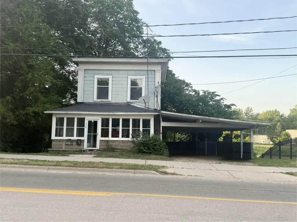 226 Monroe St