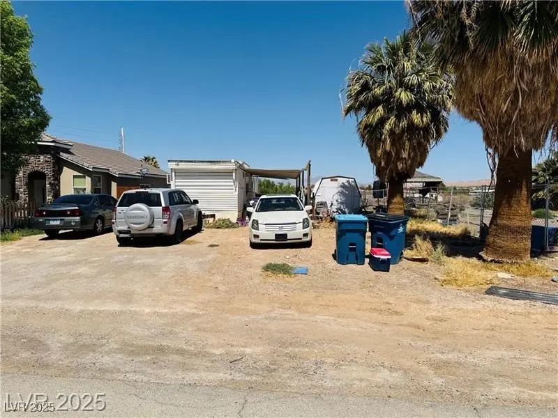 468 Adelle Ave