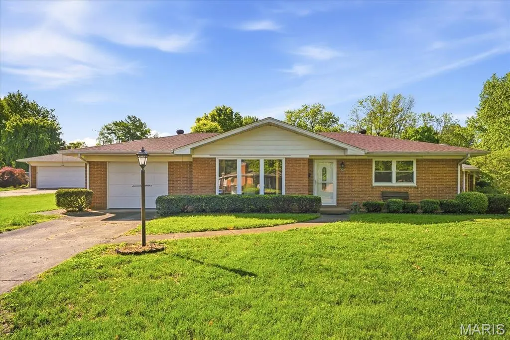 300 Longview Dr