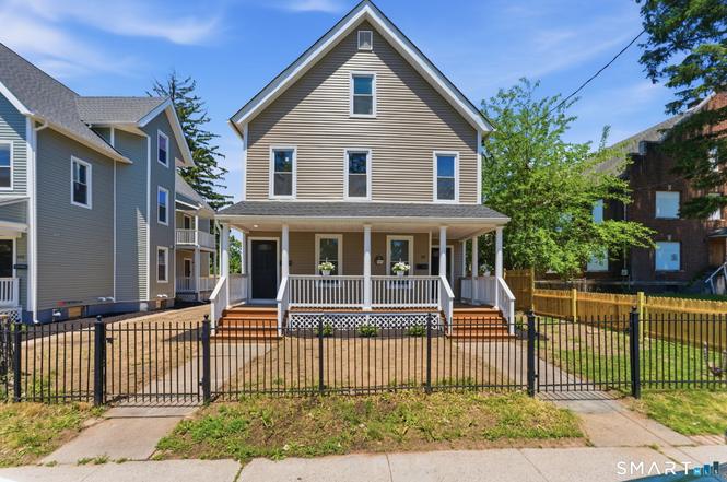 98-100 Capen St
