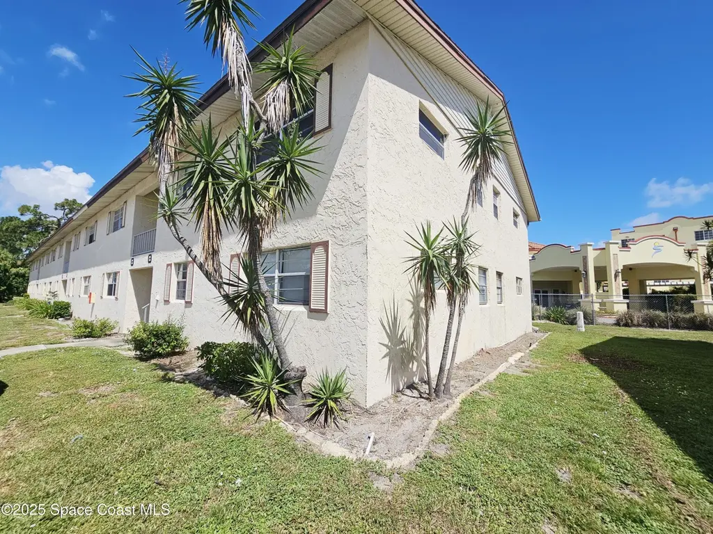 3135 Shady Dell Ln #205