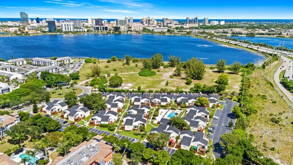 637 Executive Center Dr Unit N105