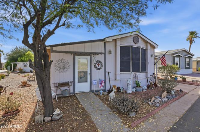 2000 S Apache Rd #24