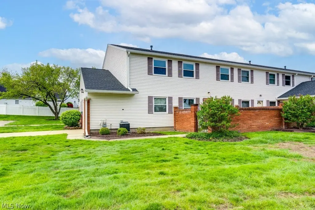 58 New Castle Ln