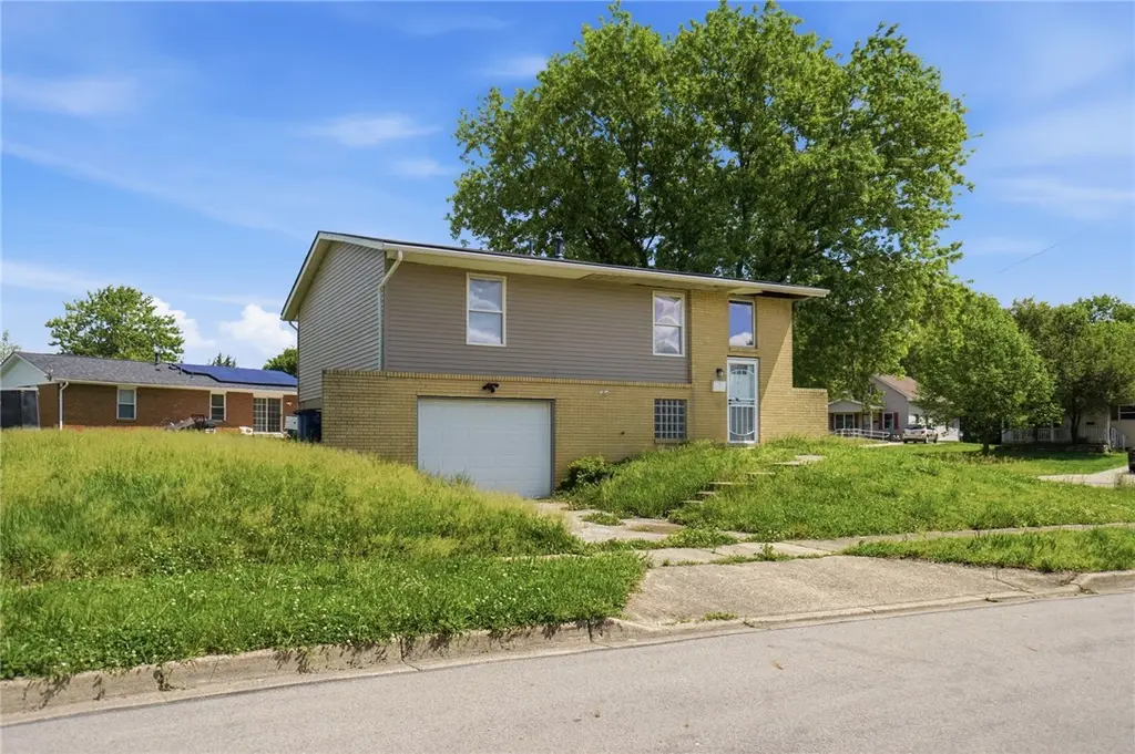 1805 Coretta Ct
