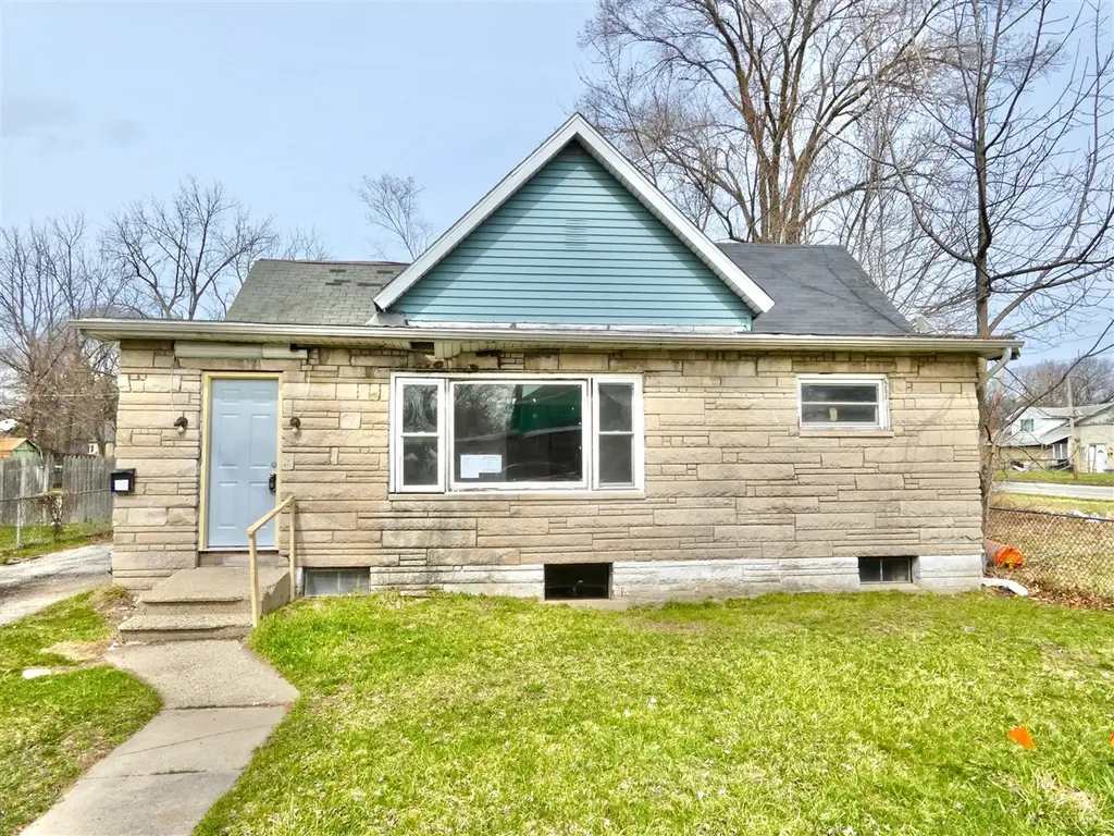 885 Mineral Ave