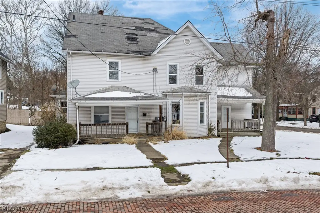 124 Roswell St