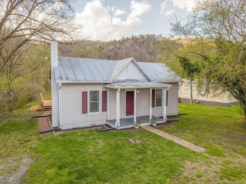 1719 Trackside Dr