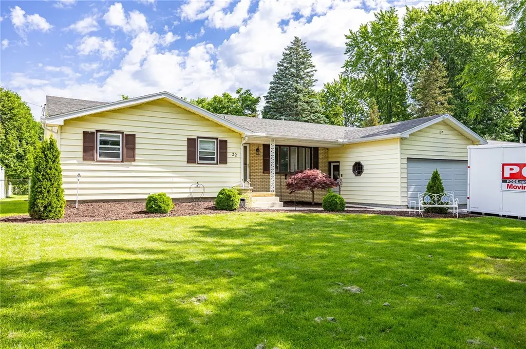 22 Glen Oaks Dr