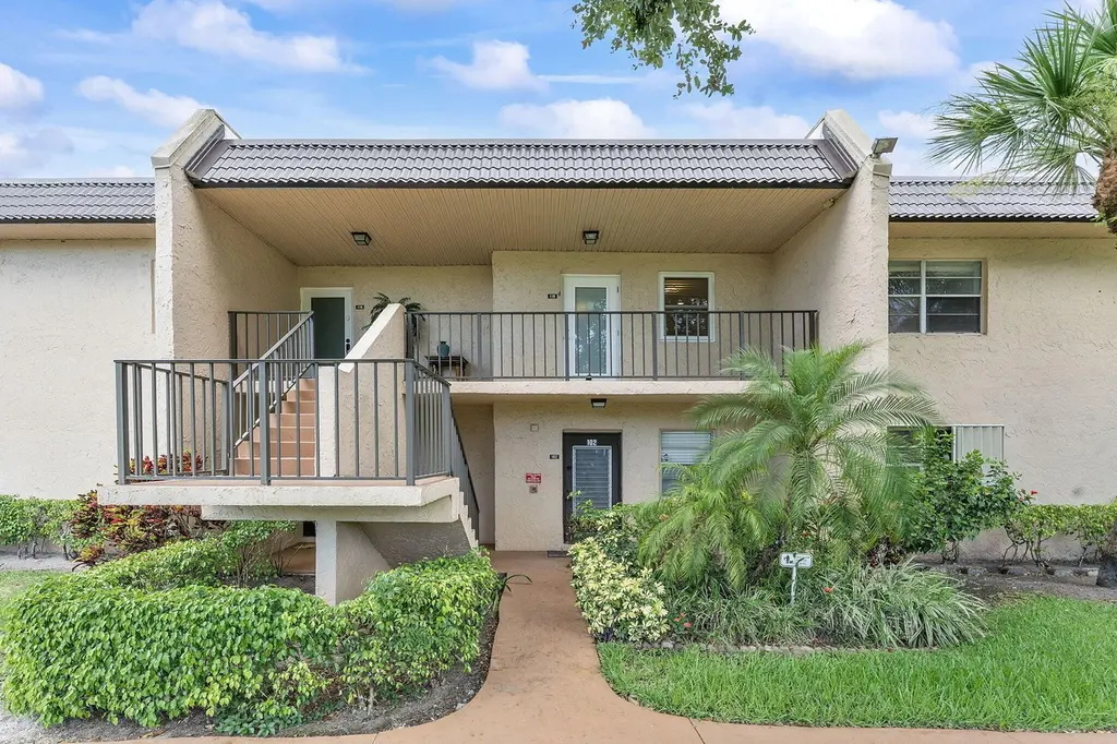 118 Lake Constance Dr