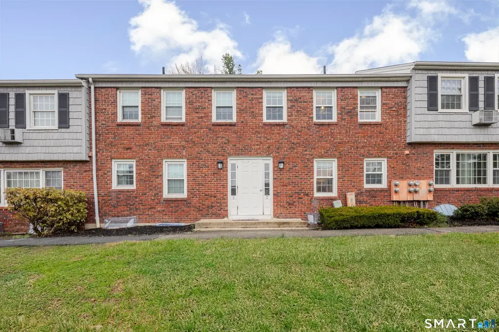 7 Old Farms Ln #7