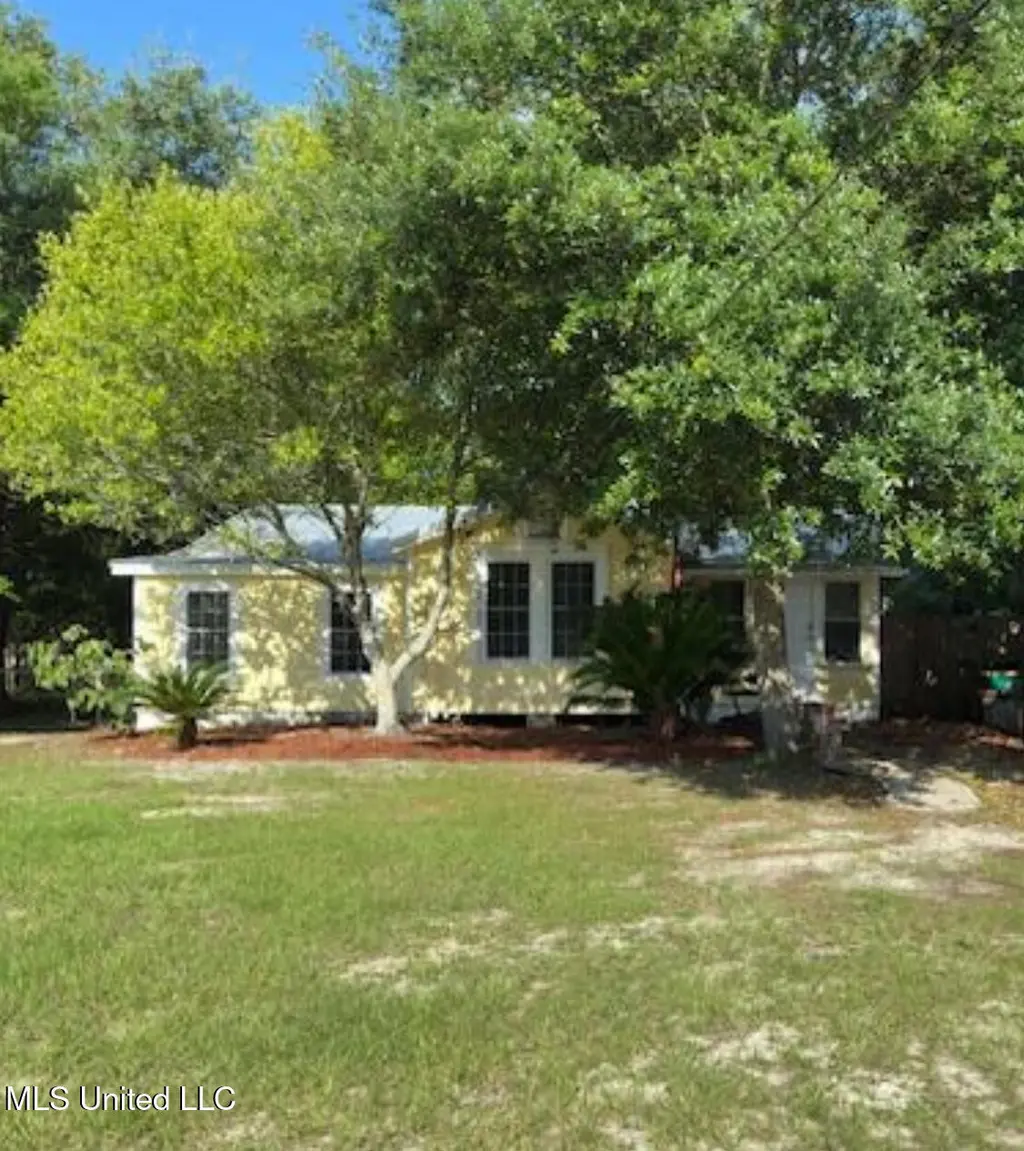 153 Saint Peter St