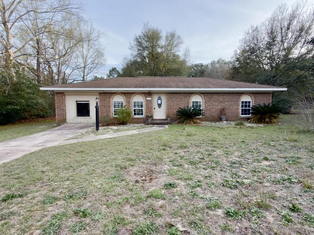 208 Forrest Pkwy