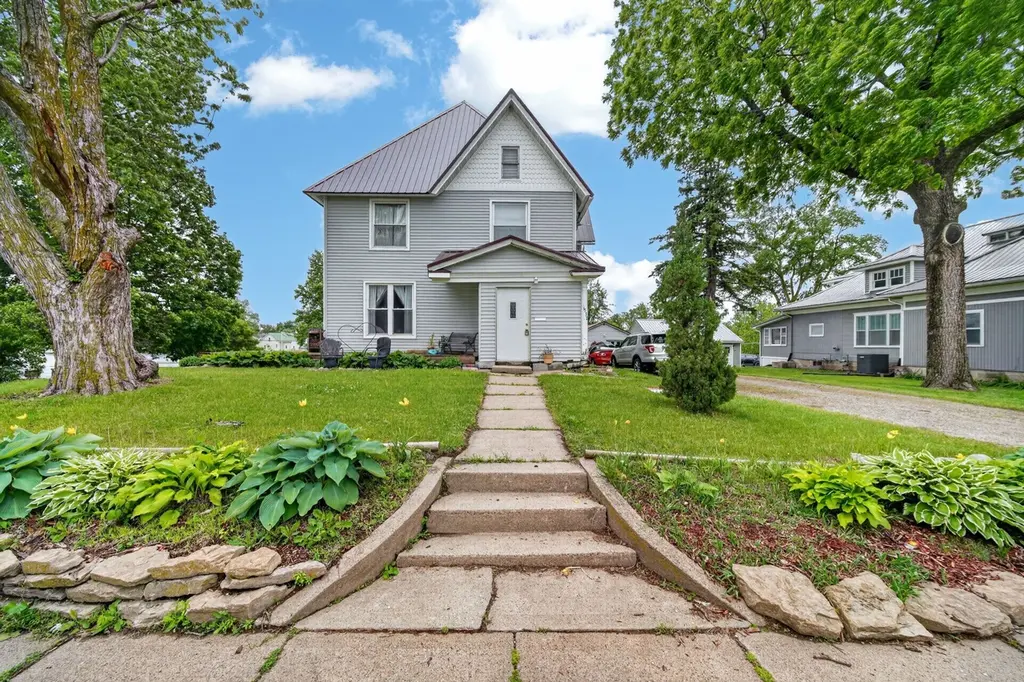1332 Braden Ave