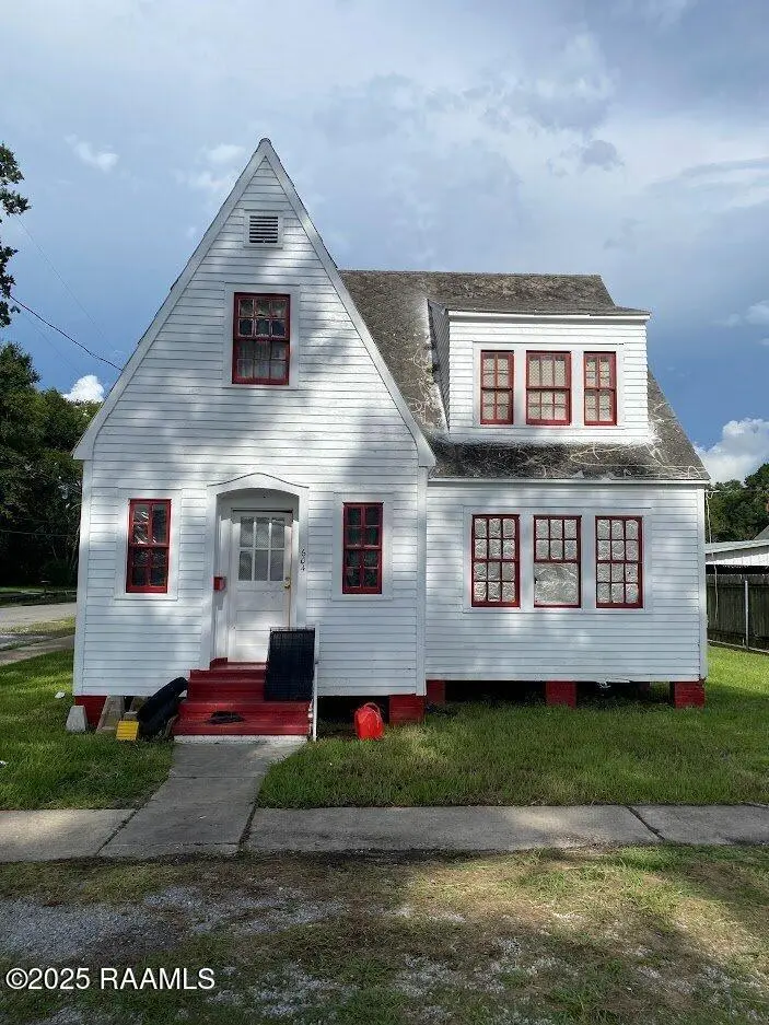 118 N Guegnon St