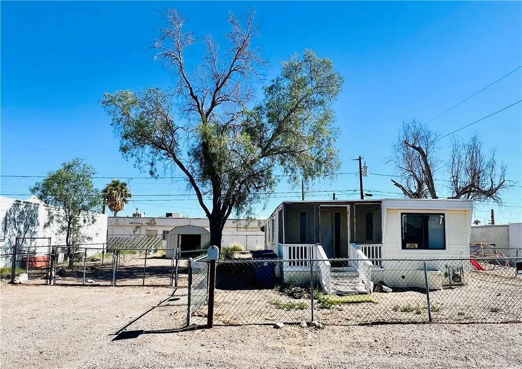 528 Harbor Dr