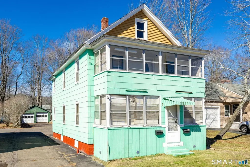 44 Curtiss Ave
