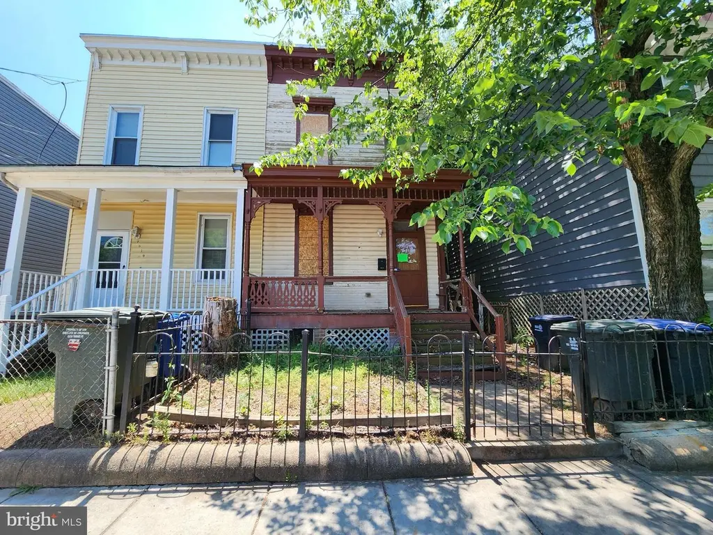 1317 U St SE