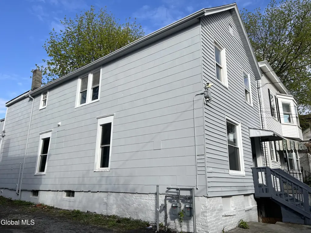 683 State St