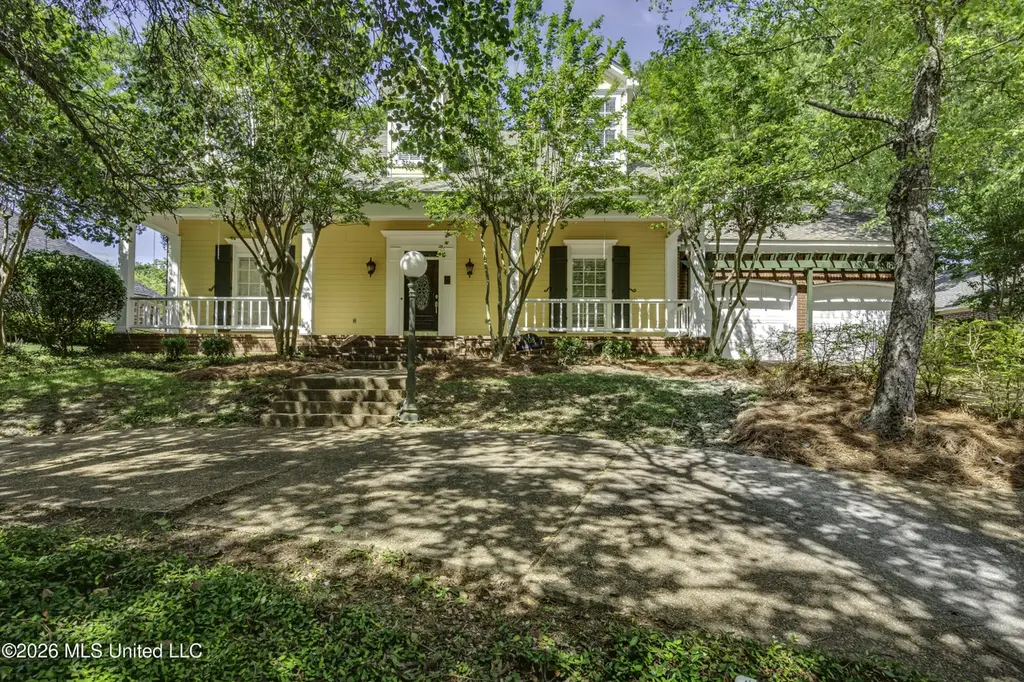 208 Azalea Ct