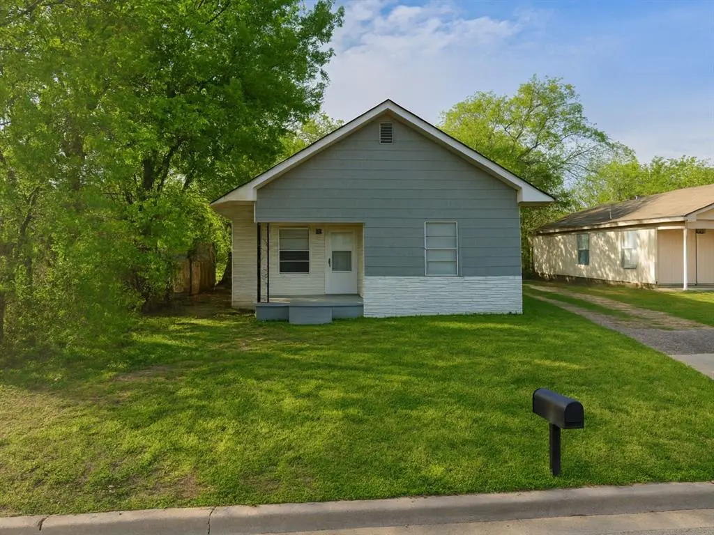 1217 High St