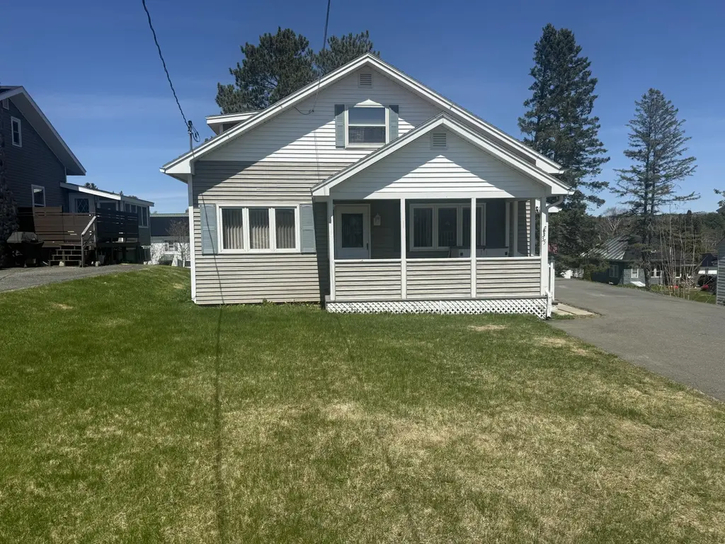 35 Leighton Ave
