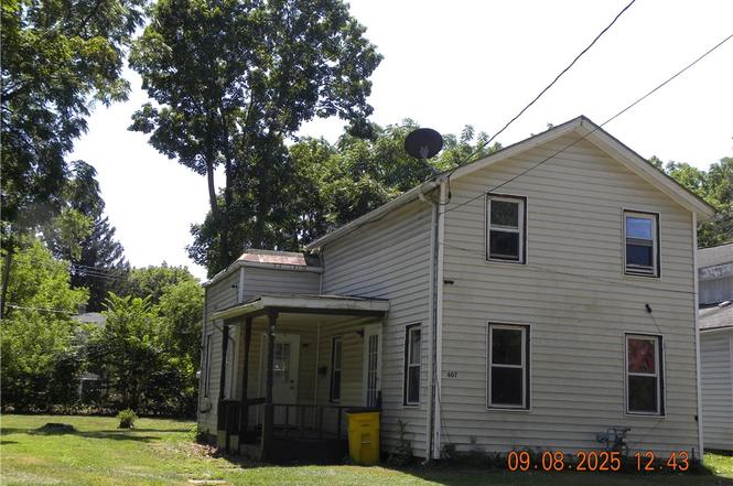 407 W 4th St