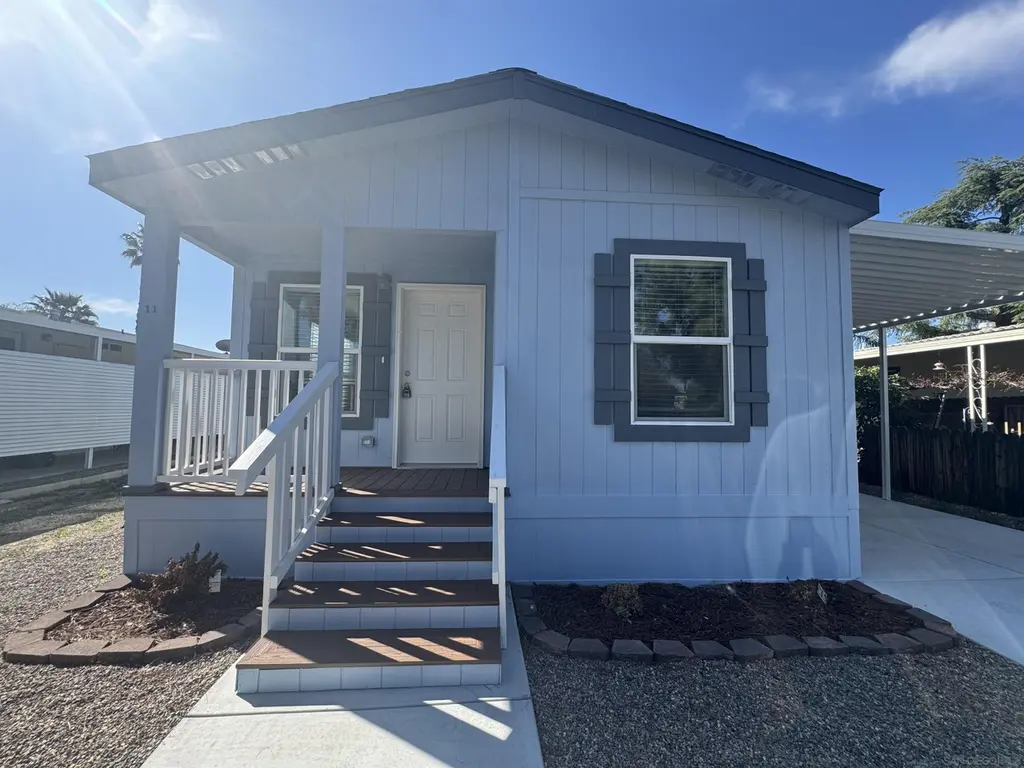 725 W Thornton Ave, Hemet, CA 92543 Ave #11