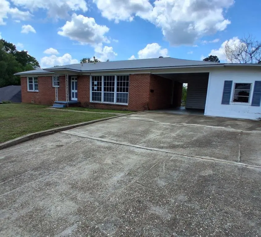 910 Success St