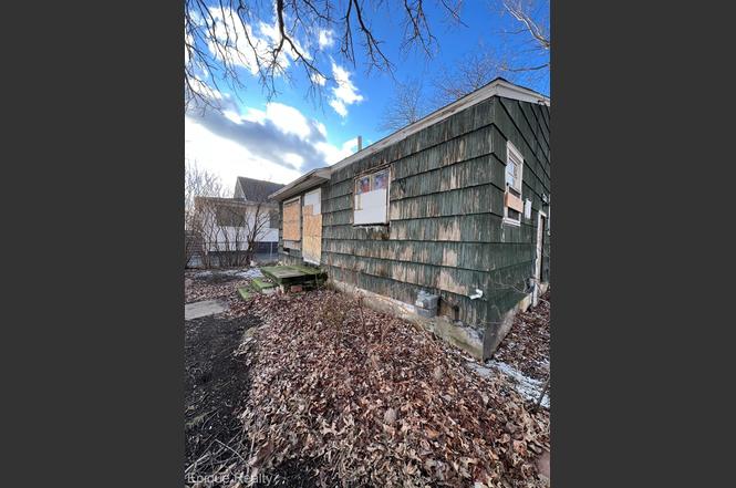 3402 Brandon St