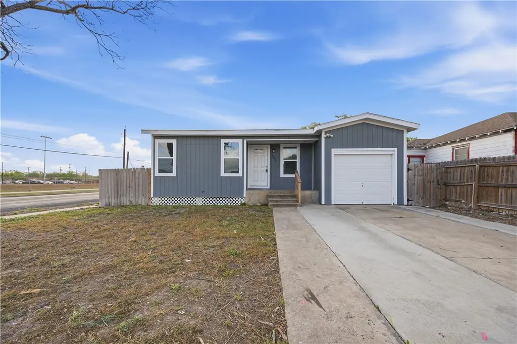 4845 Johnston Dr