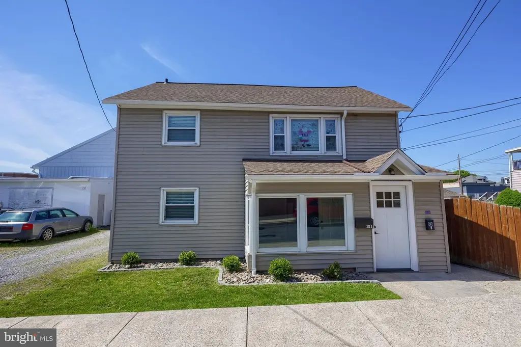 212-214 Cherry St