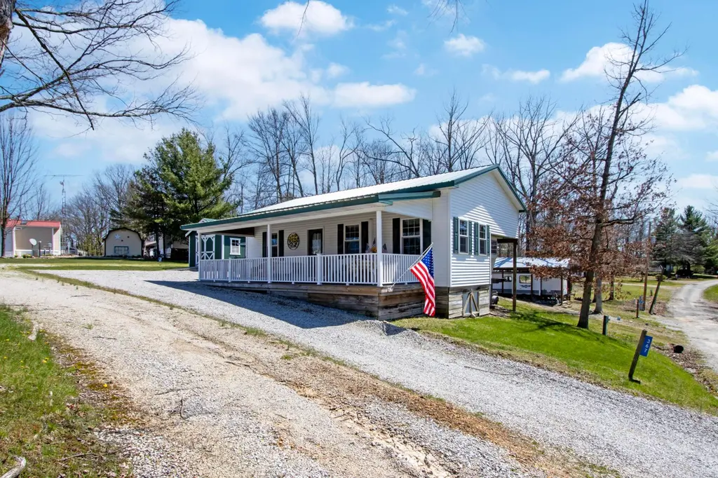 367 Alogonquion Autumn Rd
