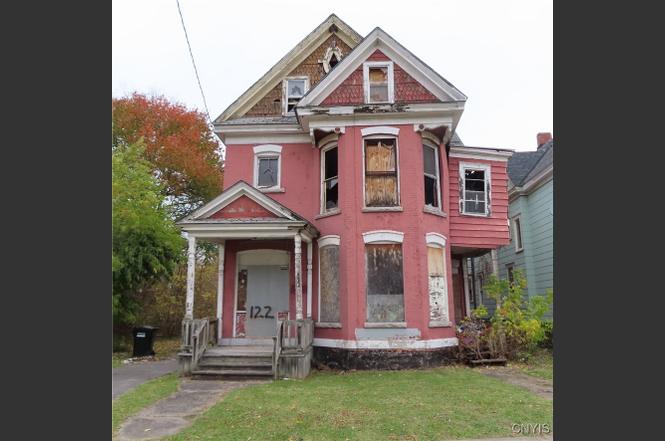 122 W Bissell St
